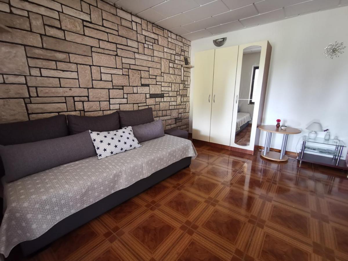Apartmani Koin Medulin Exterior photo