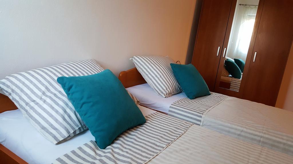 Apartmani Koin Medulin Exterior photo